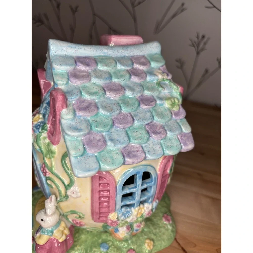 Avon Luminous Treasures Welcome Spring Bunny Cottage Tea Light Holder 2003